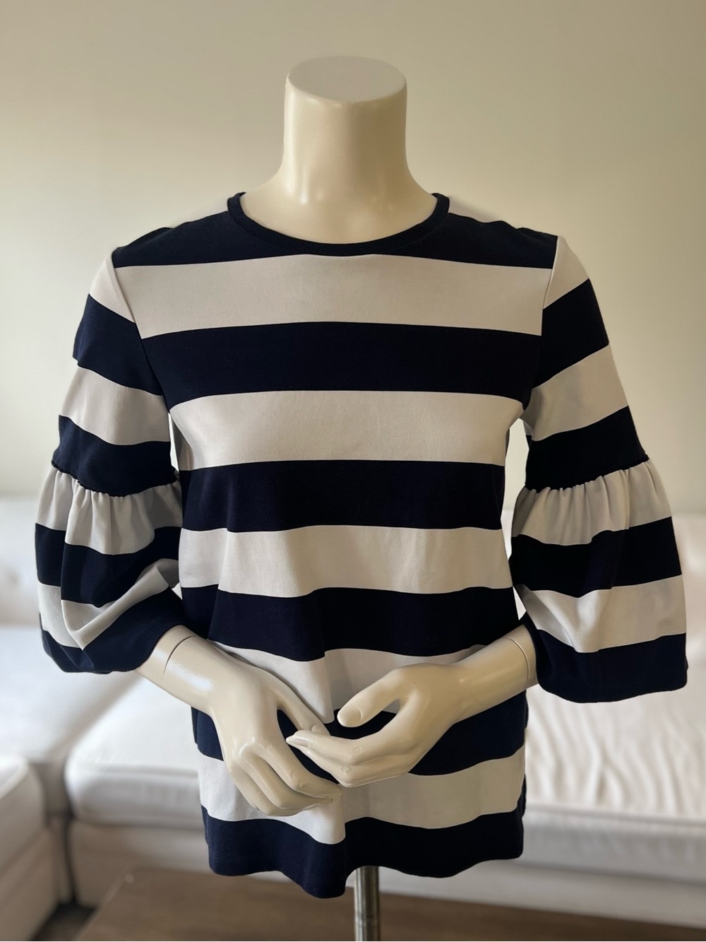 Lauren Ralph Lauren Navy & White Striped Trumpet Sleeve Top Size Small - Picture 12 of 12